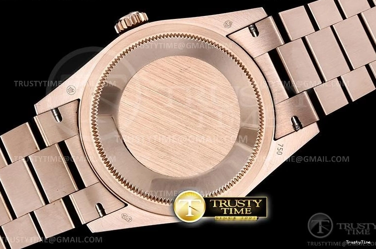 0419 RDD0219E – DayDate 36mm RelaxedFit 695